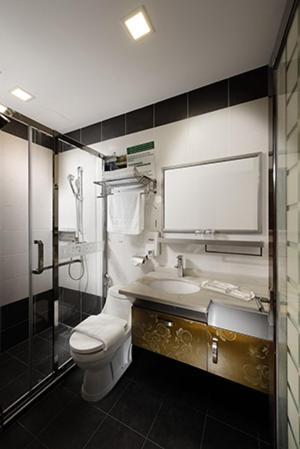 Ernes Hotel Bayu Mutiara Букит-Мертаджам Экстерьер фото